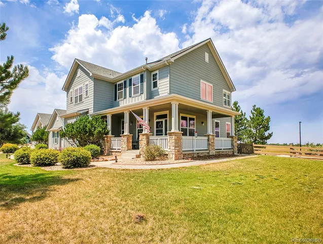 a front view of house with yard