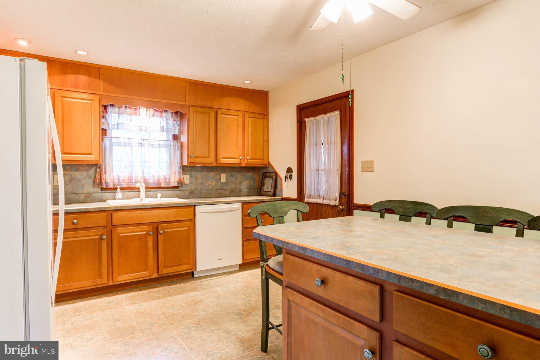 6185 Bell Road Harrisburg, PA 17111 - Photo 17 of 38 Gallery Image 17