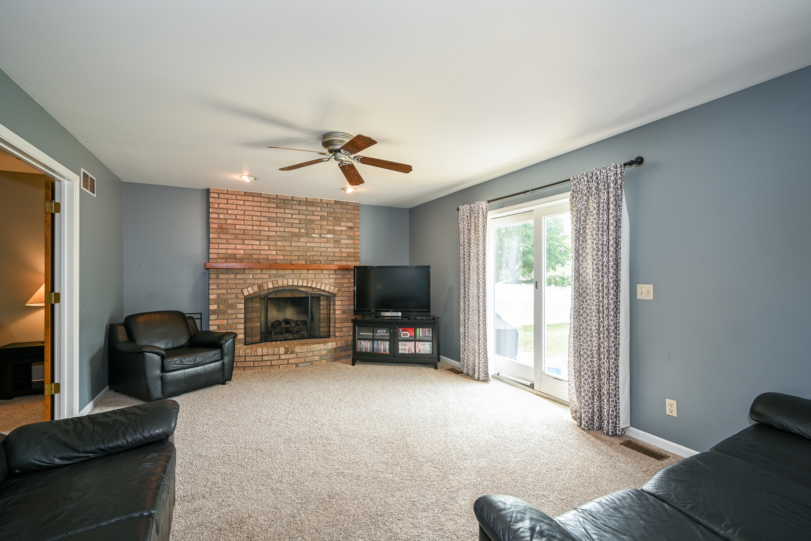 2405 Fairfax Road St. Charles, IL 60174 - Photo 12 of 32