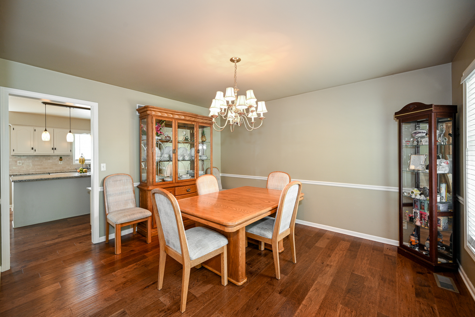 2405 Fairfax Road St. Charles, IL 60174 - Photo 5 of 32