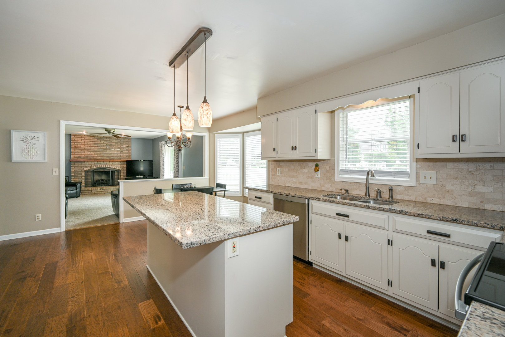 2405 Fairfax Road St. Charles, IL 60174 - Photo 9 of 32