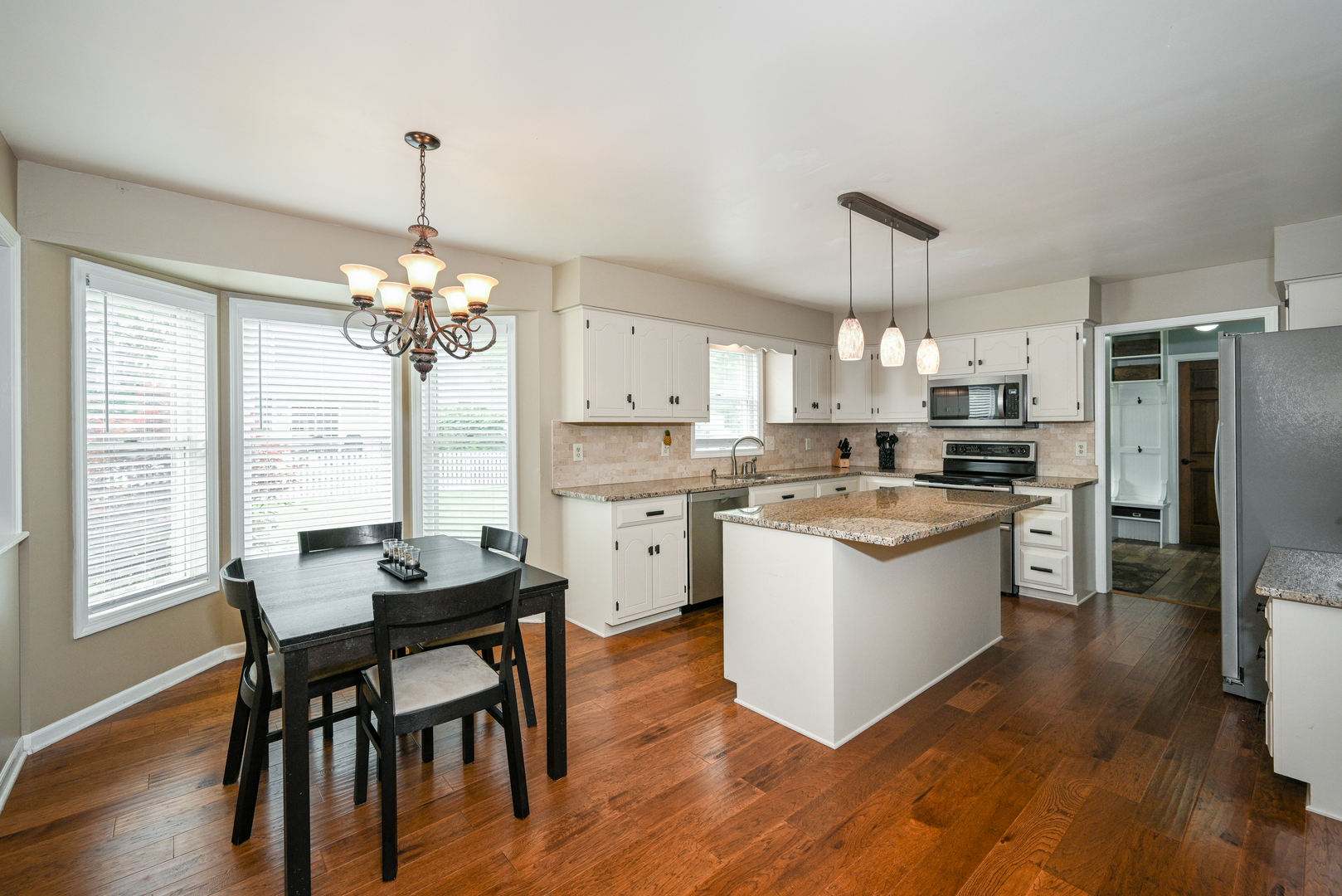 2405 Fairfax Road St. Charles, IL 60174 - Photo 10 of 32