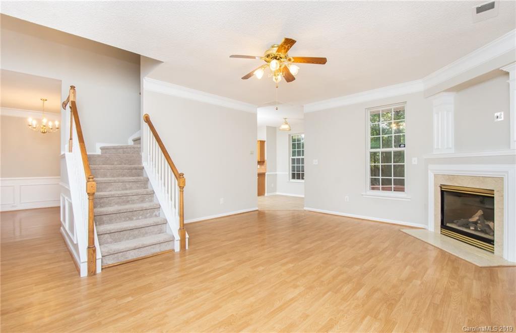 12165 Old Willow Road Charlotte, NC 28269 - Photo 2 of 26
