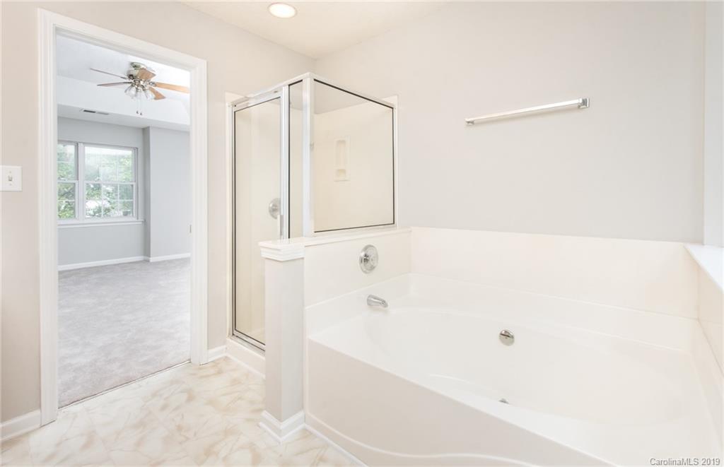 12165 Old Willow Road Charlotte, NC 28269 - Photo 17 of 26