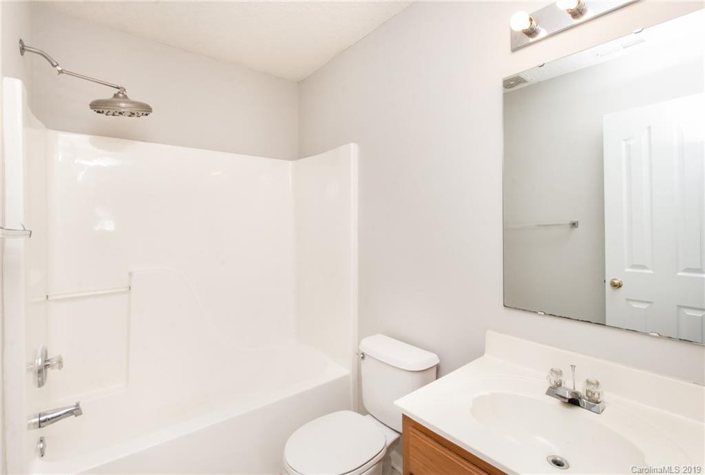 12165 Old Willow Road Charlotte, NC 28269 - Photo 18 of 26