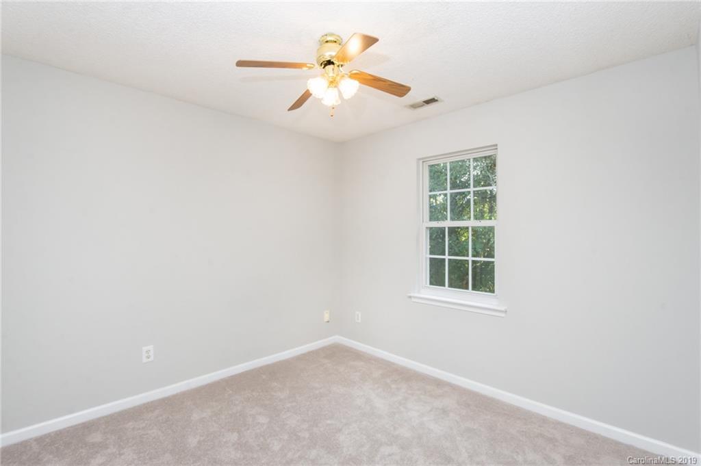 12165 Old Willow Road Charlotte, NC 28269 - Photo 20 of 26