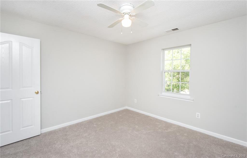 12165 Old Willow Road Charlotte, NC 28269 - Photo 21 of 26