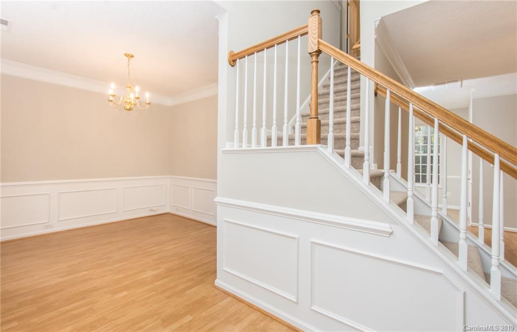 12165 Old Willow Road Charlotte, NC 28269 - Photo 4 of 26