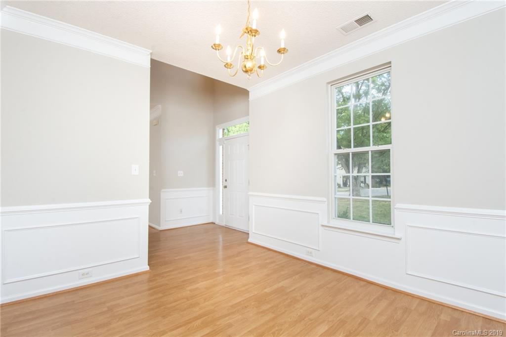 12165 Old Willow Road Charlotte, NC 28269 - Photo 6 of 26