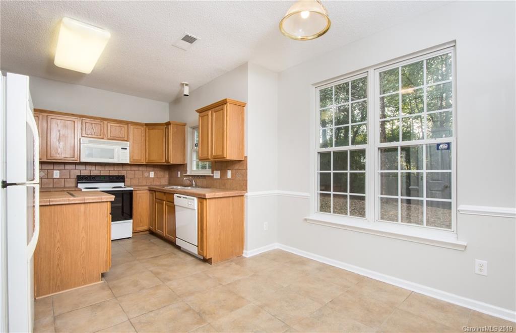 12165 Old Willow Road Charlotte, NC 28269 - Photo 9 of 26