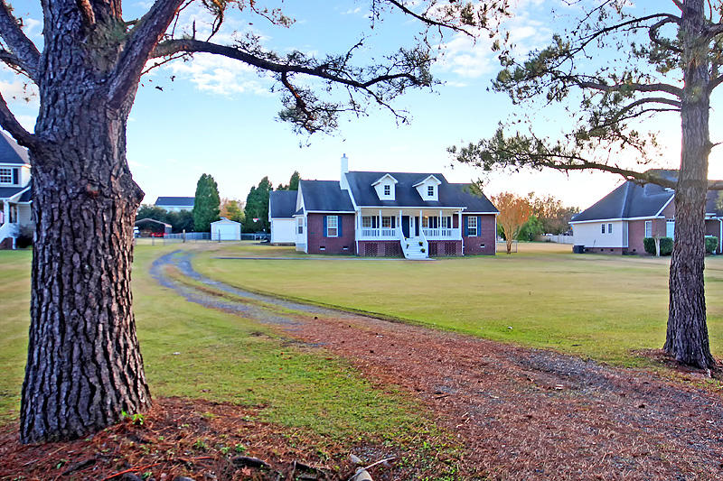 159 Columns Road Summerville, SC 29483 - Photo 2 of 30 IMG_5887-copy