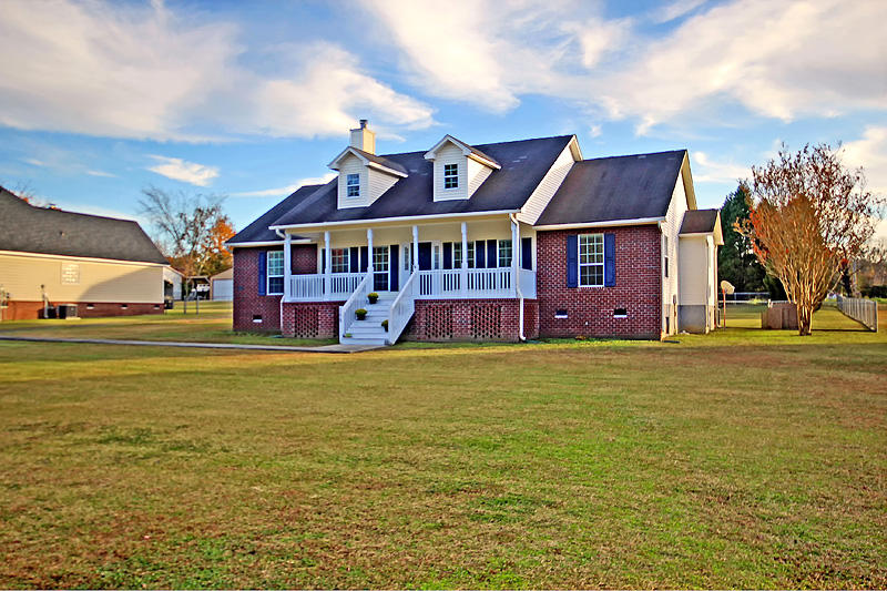 159 Columns Road Summerville, SC 29483 - Photo 4 of 30 IMG_5693-copy
