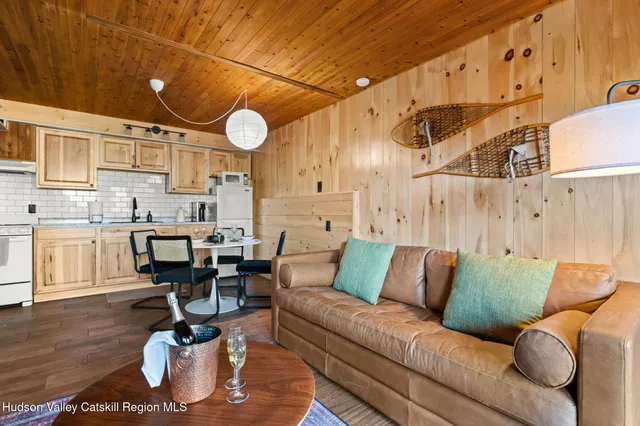 $325,000 | 70 Highlands Lane, Unit E2, Hunter, NY 12442