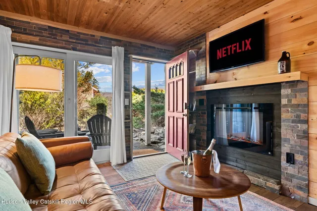 $350,000 | 70 Highlands Lane, Unit E2, Hunter, NY 12442