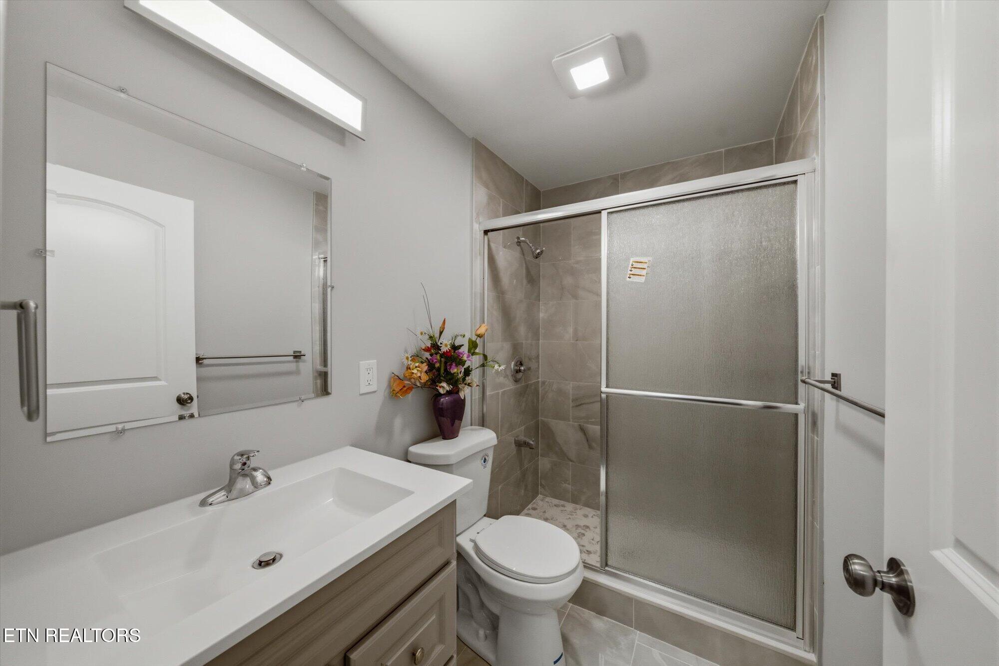 100 Delaware Avenue Oak Ridge, TN 37830 - Photo 15 of 27 17-100-Delaware-Ave-Oak-Ridge-TN-17