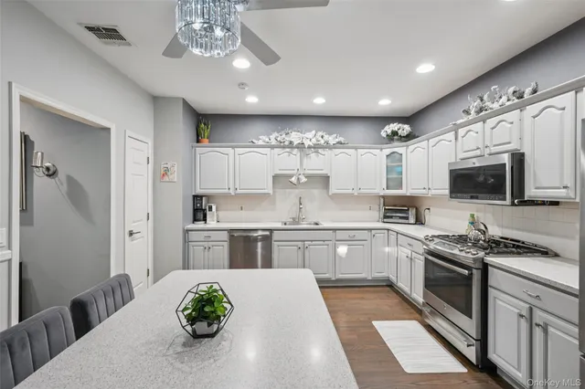 $759,000 | 33 Forest Ridge Road, Unit 33, Nyack, NY 10960