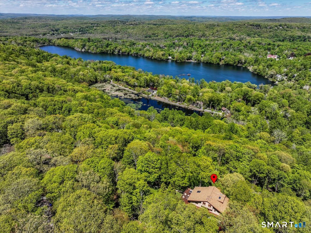10 Hillcrest Court Ridgefield, CT 06877 - Photo 4 of 40 Unobstructed Views of Lake Mamanasco from every room