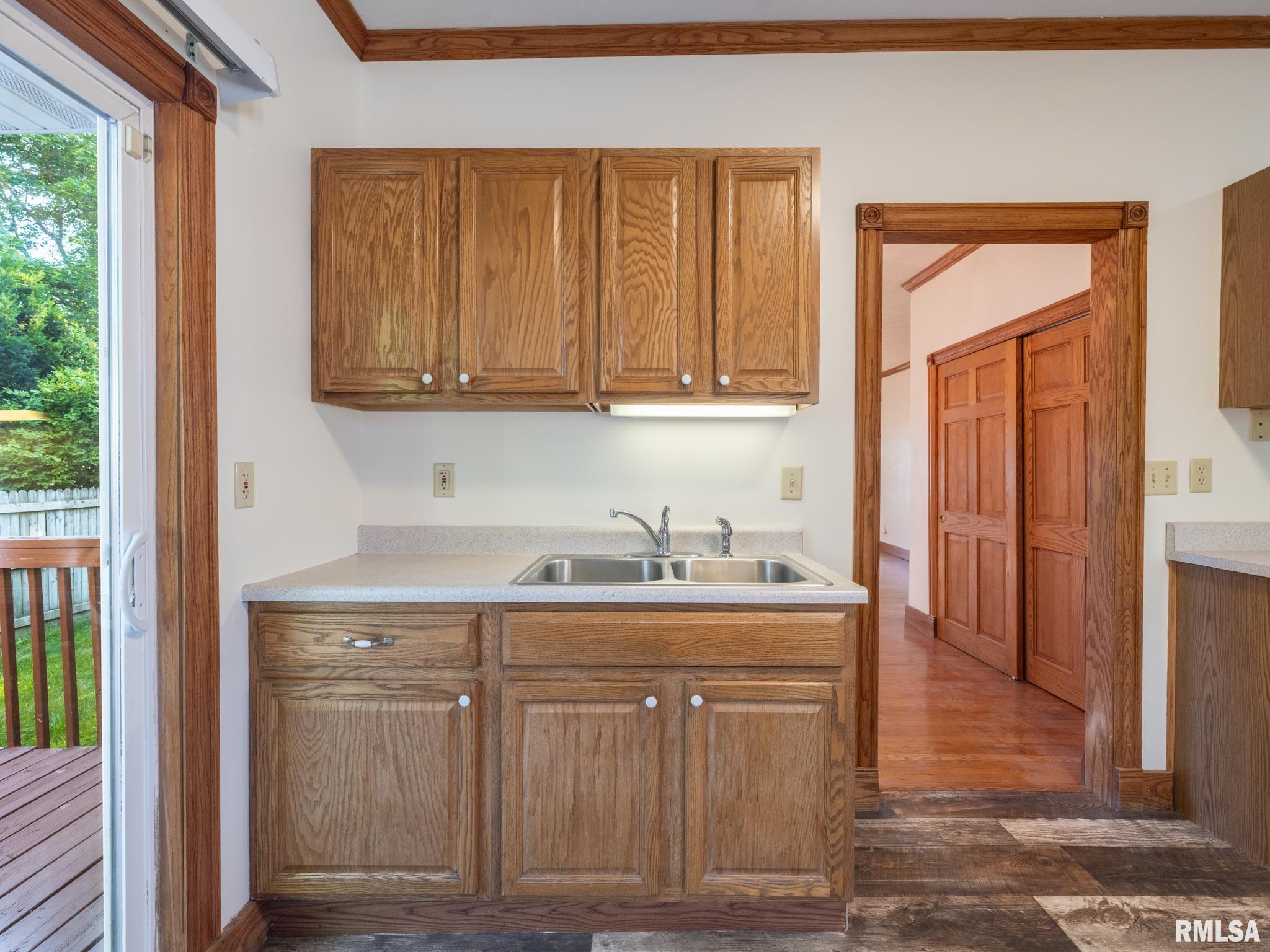 4236 North Prospect Road Peoria, IL 61603 - Photo 10 of 47