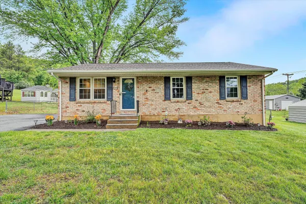 $329,995 | 52 Hillview Drive, Roanoke, VA 24019