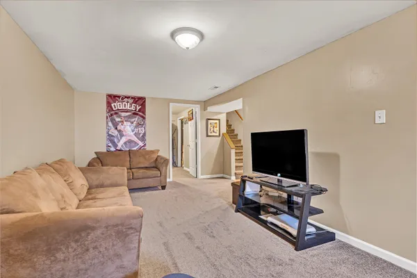 $329,995 | 52 Hillview Drive, Roanoke, VA 24019
