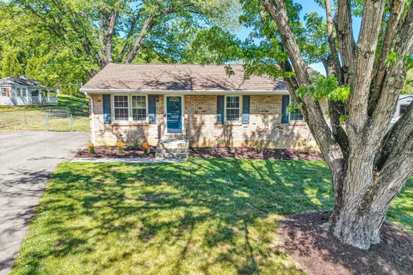 $329,995 | 52 Hillview Drive, Roanoke, VA 24019