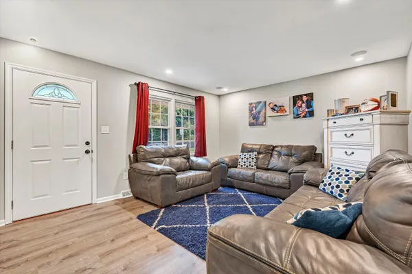 $329,995 | 52 Hillview Drive, Roanoke, VA 24019