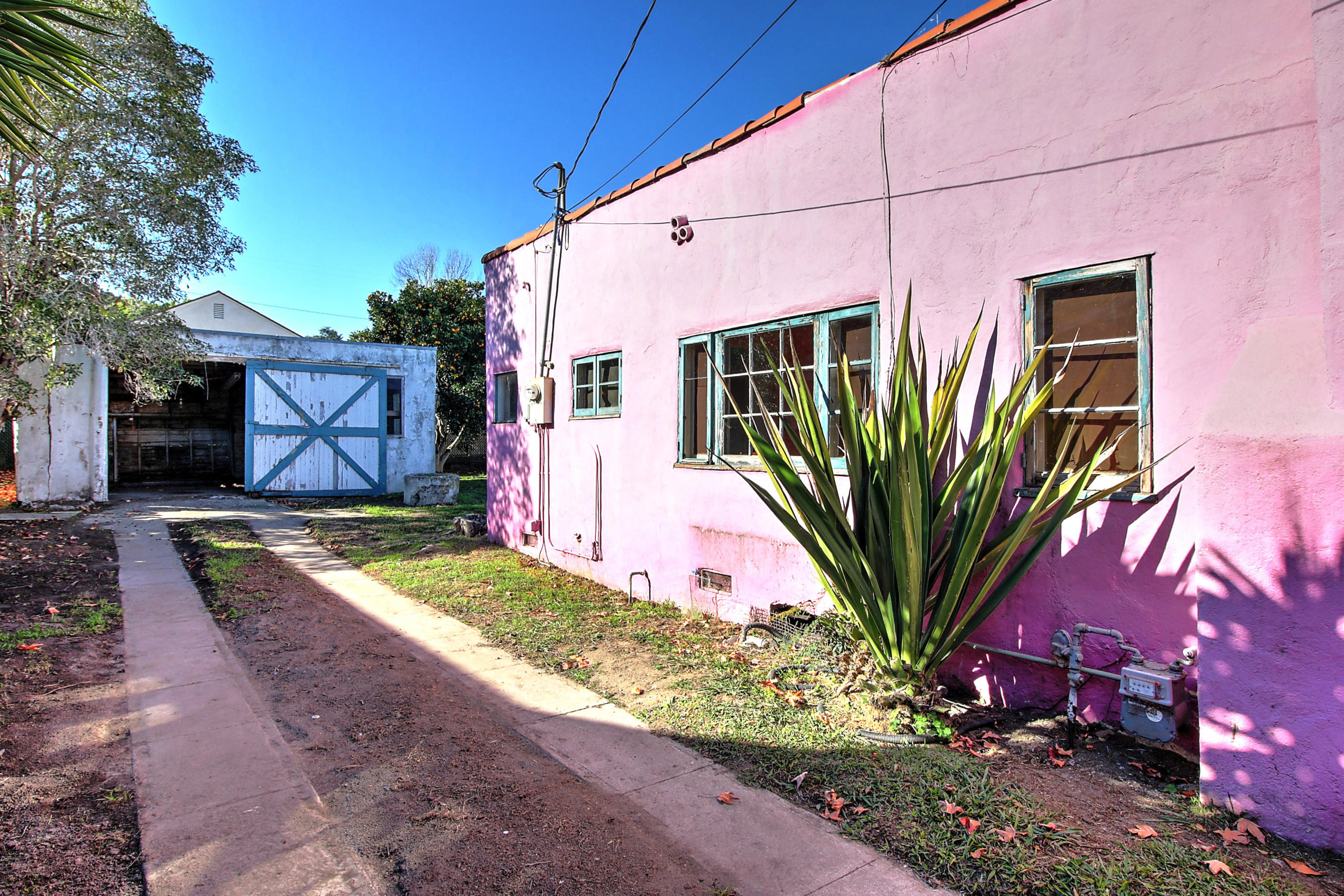 1621 Clearview Road Santa Barbara, CA 93101 - Photo 11 of 14 006
