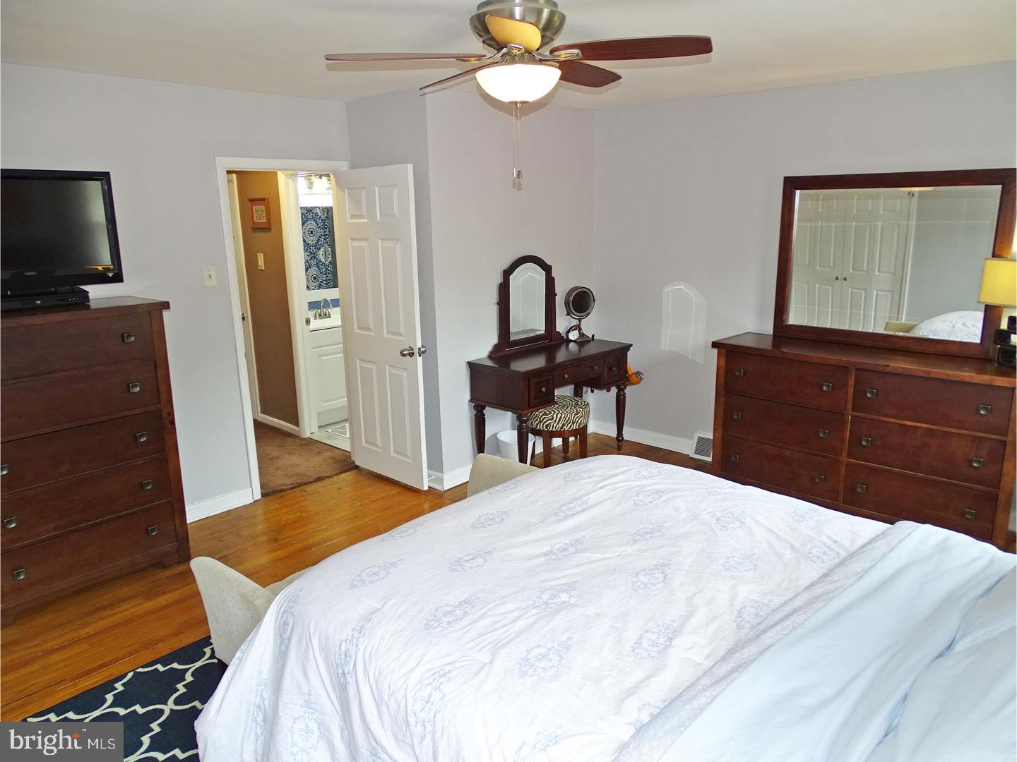 3643 Salina Road Philadelphia, PA 19154 - Photo 15 of 25 Bedroom - Main