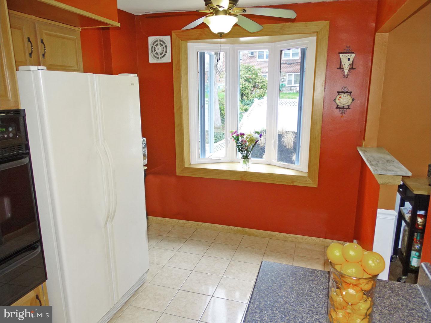 3643 Salina Road Philadelphia, PA 19154 - Photo 10 of 25 Kitchen