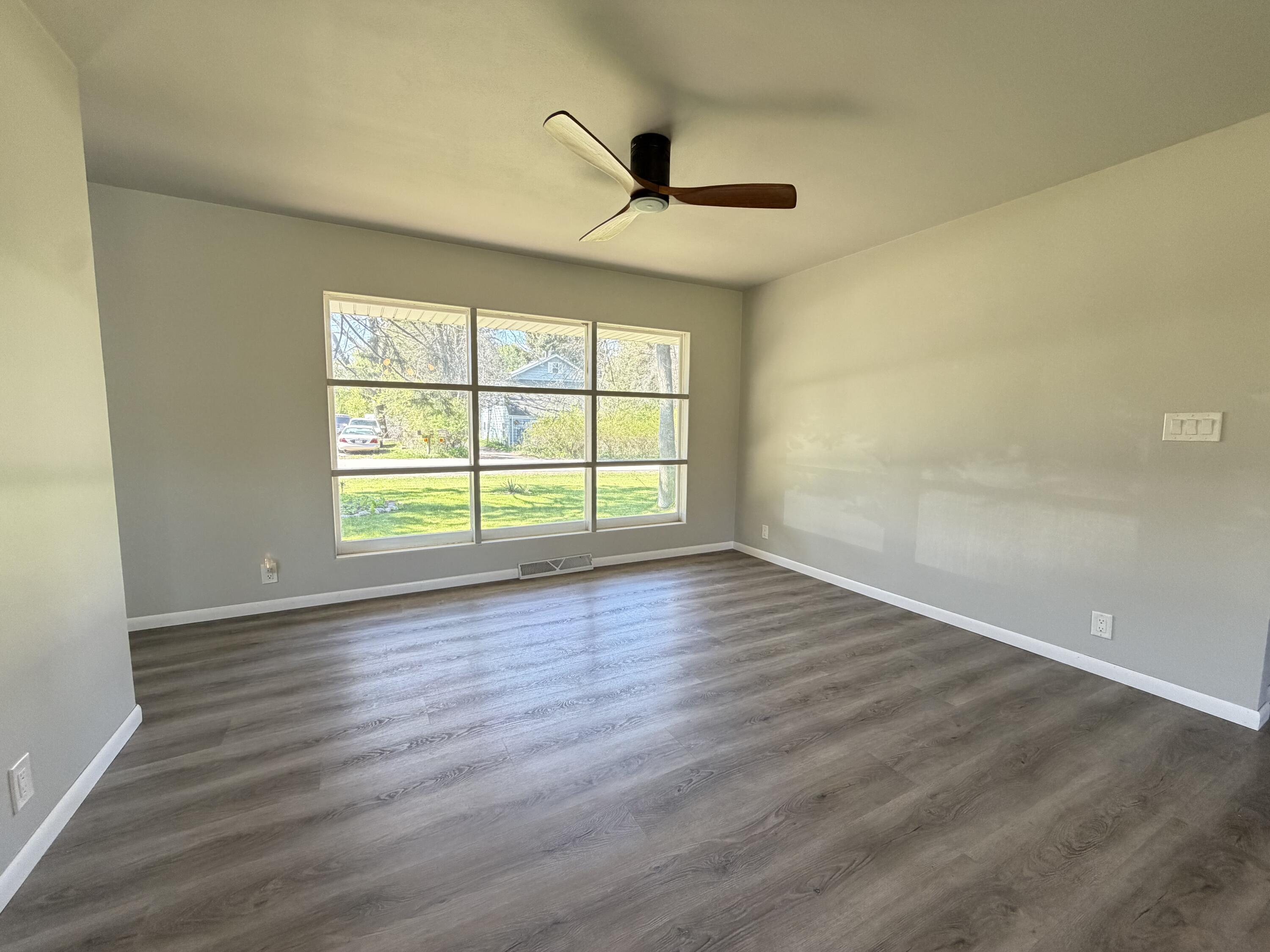 404 8th Street Somers, WI 53140 - Photo 7 of 16 Living Room