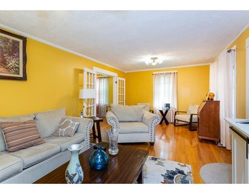 155 Eddy Street Springfield, MA 01104 - Photo 4 of 38