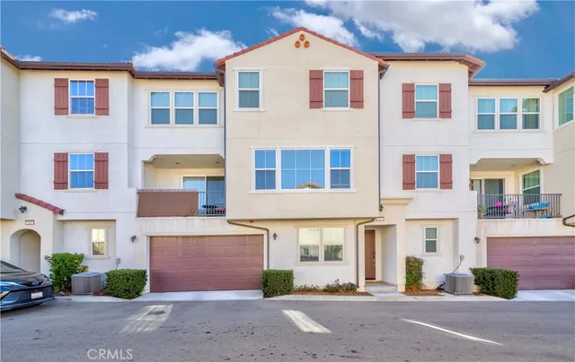 $739,000 | 217 Promenade Street, Pomona, CA 91768