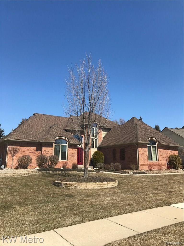 1154 Covington Pl Drive Rochester, MI 48309 - Photo 5 of 32 IMG_0274.JPG