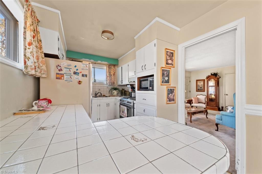 1177 Hedgecock Road High Point, NC 27265 - Photo 17 of 38 Gallery Image 17