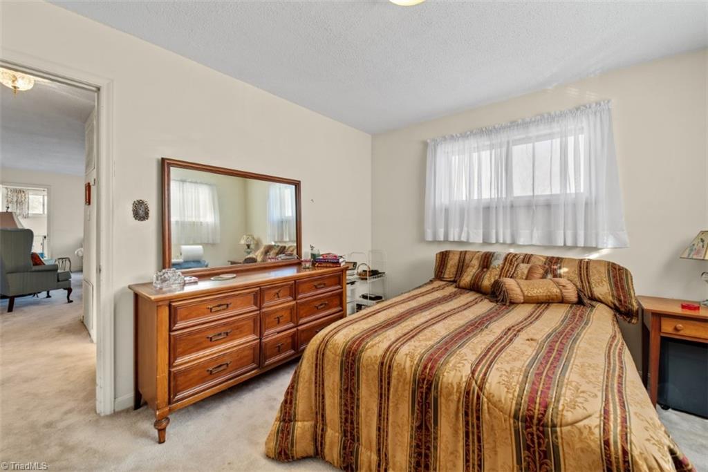 1177 Hedgecock Road High Point, NC 27265 - Photo 26 of 38 Gallery Image 26