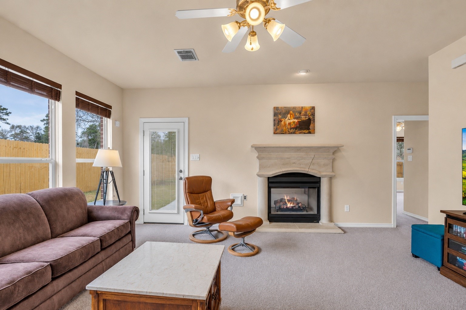 629 Spring Forest Drive Conroe, TX 77302 - Photo 14 of 39 Living room