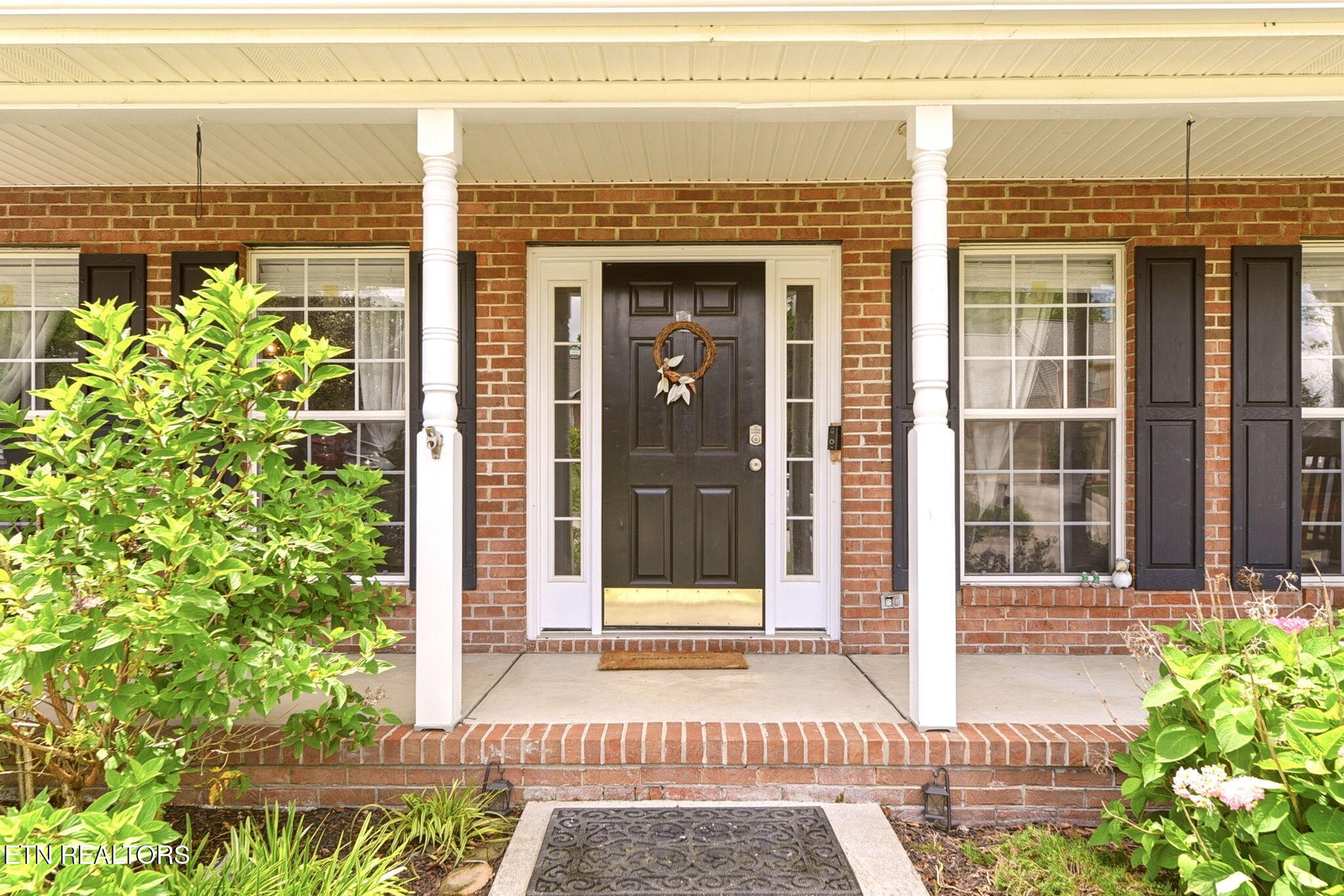 7219 Emerald Heath Road Powell, TN 37849 - Photo 2 of 34 Emerald Heath - Front Porch