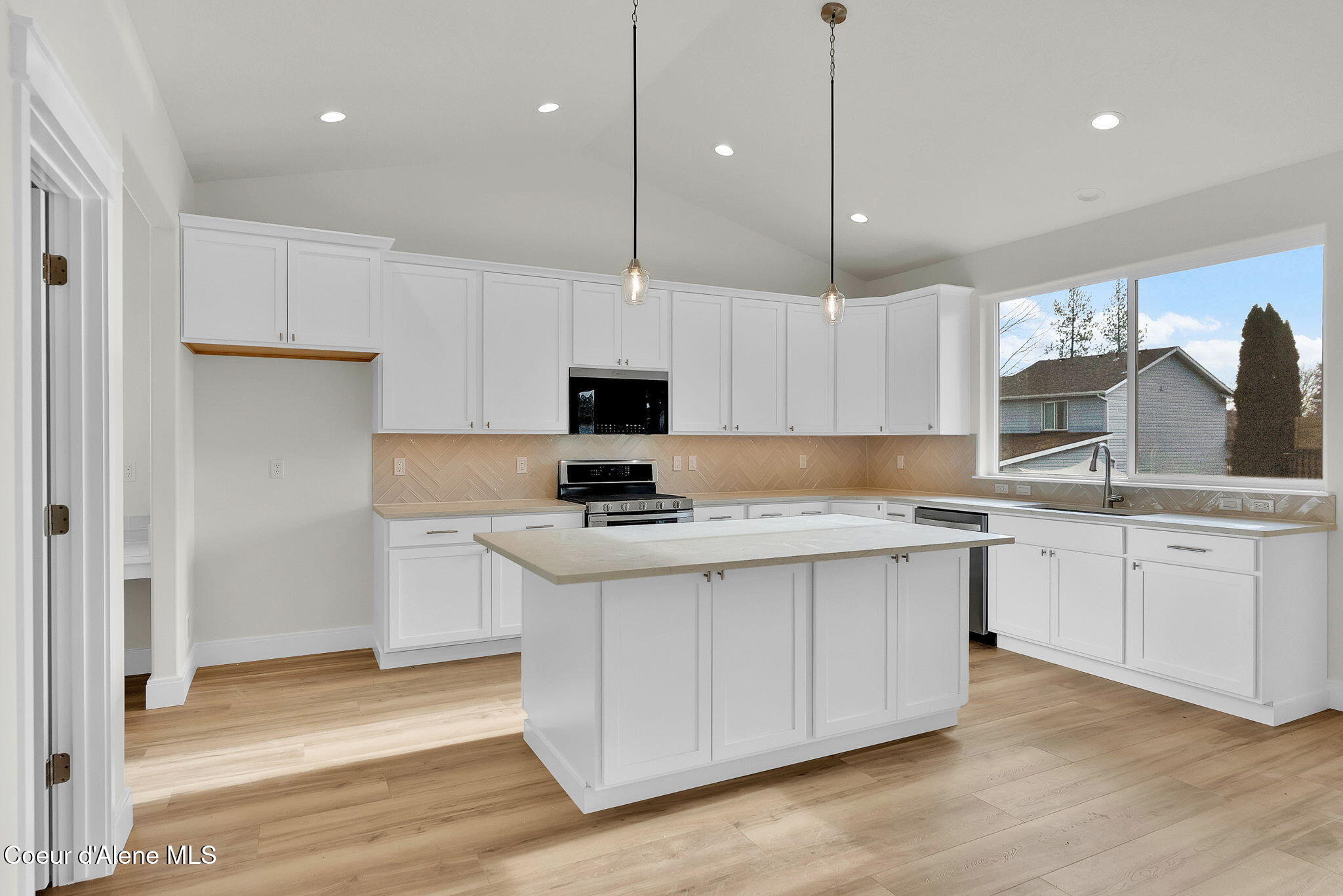 15109 North Liane Lane Rathdrum, ID 83858 - Photo 5 of 55 Kitchen