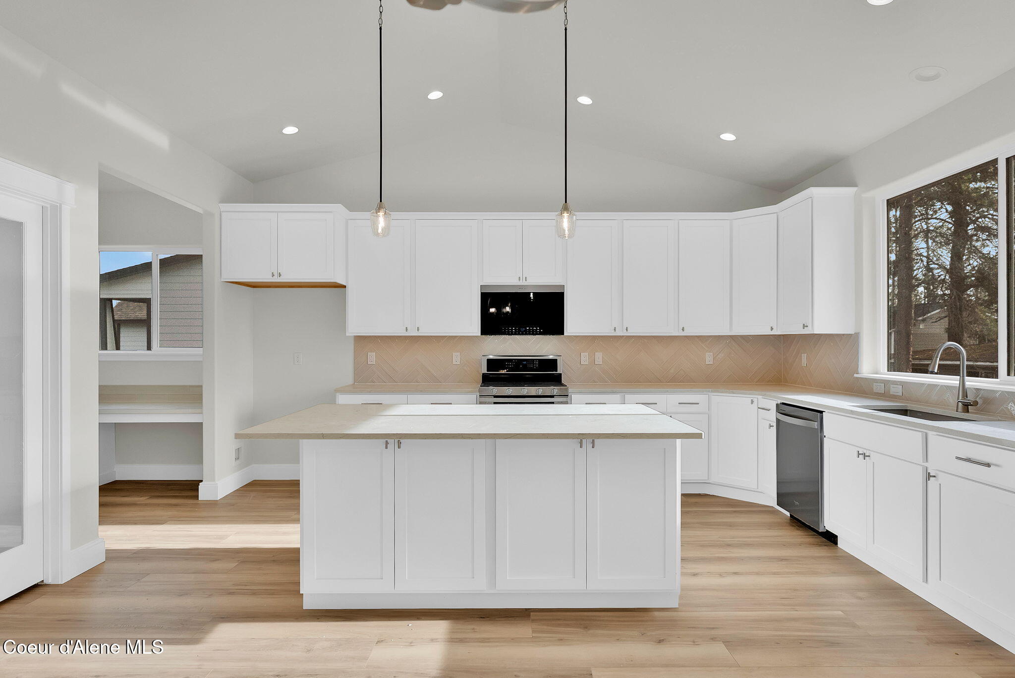 15109 North Liane Lane Rathdrum, ID 83858 - Photo 6 of 55 Kitchen