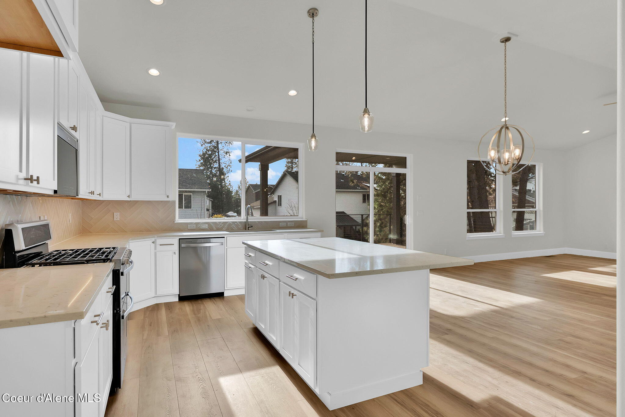15109 North Liane Lane Rathdrum, ID 83858 - Photo 9 of 55 Kitchen