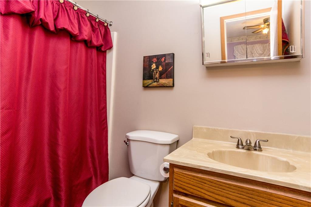 186 Old English Road Pittsburgh, PA 15237 - Photo 15 of 24 Gallery Image 15