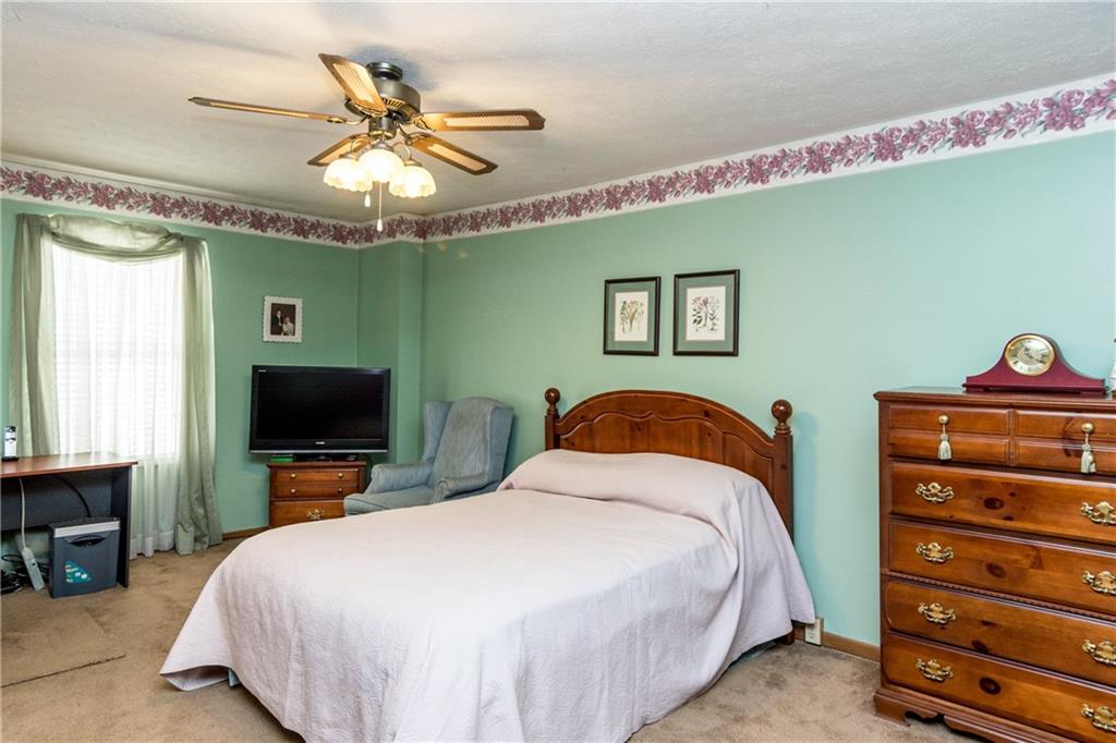 186 Old English Road Pittsburgh, PA 15237 - Photo 16 of 24 Gallery Image 16