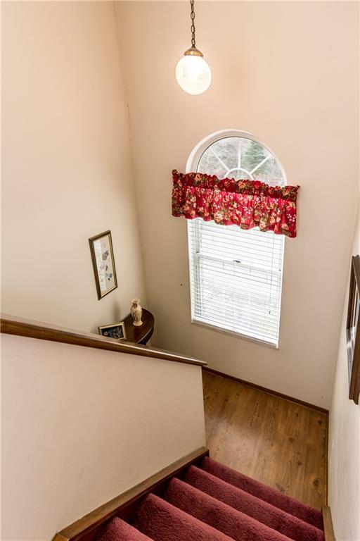 186 Old English Road Pittsburgh, PA 15237 - Photo 18 of 24 Gallery Image 18