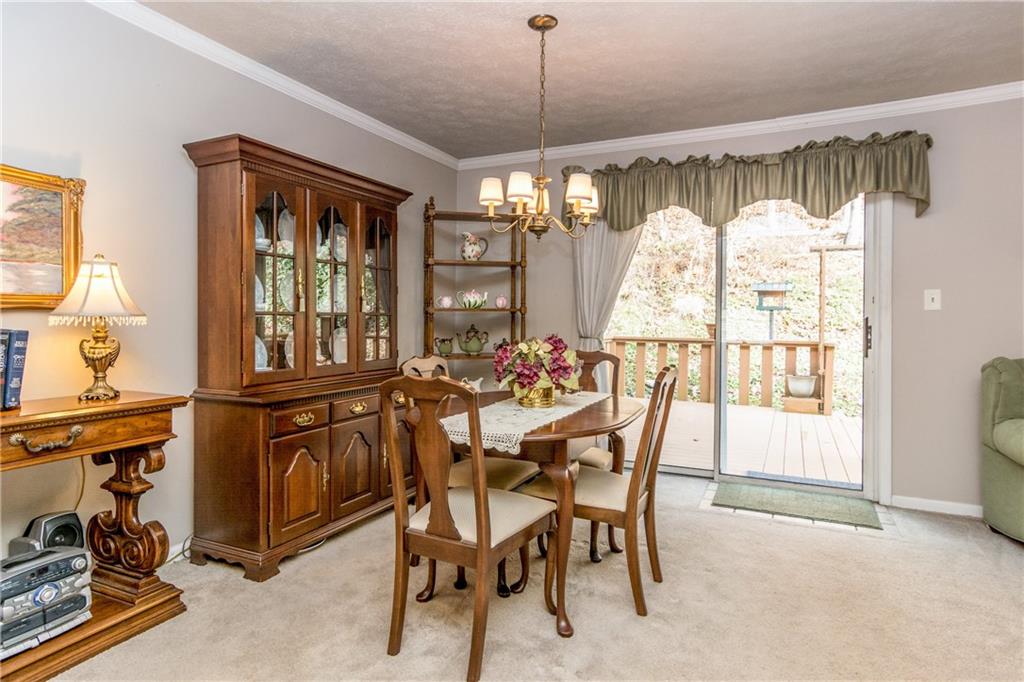 186 Old English Road Pittsburgh, PA 15237 - Photo 6 of 24 Gallery Image 6