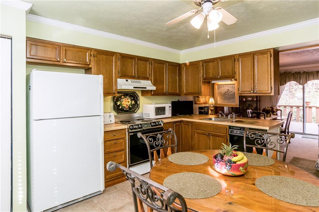 186 Old English Road Pittsburgh, PA 15237 - Photo 8 of 24 Gallery Image 8