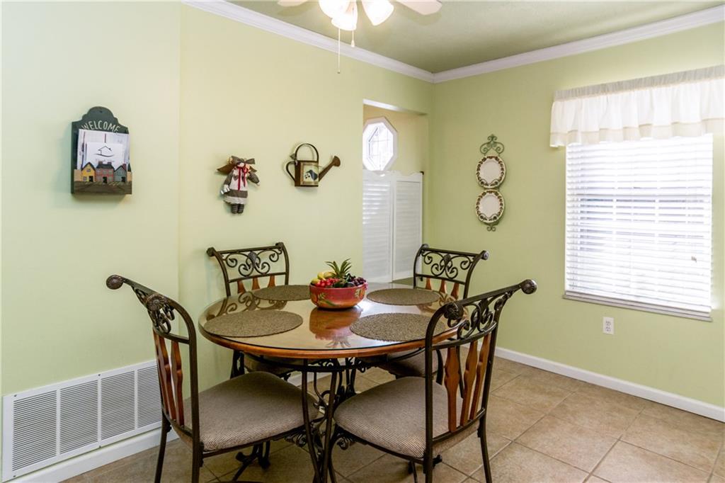 186 Old English Road Pittsburgh, PA 15237 - Photo 9 of 24 Gallery Image 9