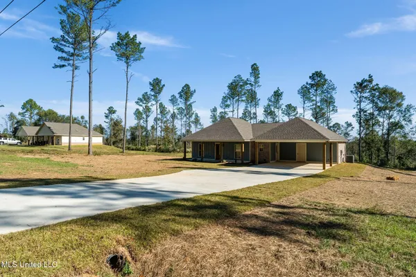 $284,500 | 525 Shirley Sanford Road, Seminary, MS 39479