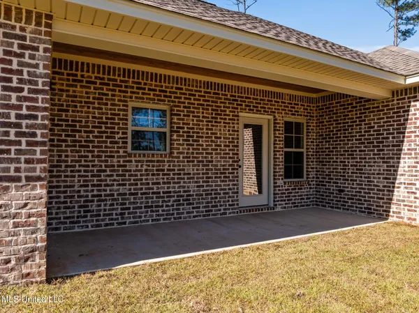$284,500 | 525 Shirley Sanford Road, Seminary, MS 39479