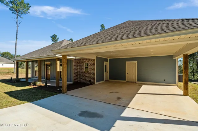 $284,500 | 525 Shirley Sanford Road, Seminary, MS 39479