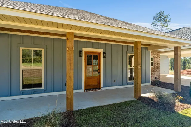 $284,500 | 525 Shirley Sanford Road, Seminary, MS 39479